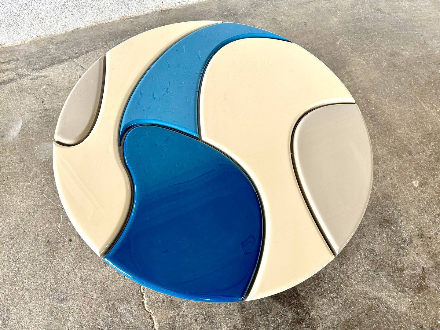 Aura Round Modern Coffee Table